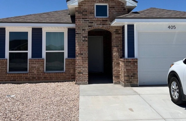 Gorgeous 3-bedroom house with 6 Beds and AC in Odessa