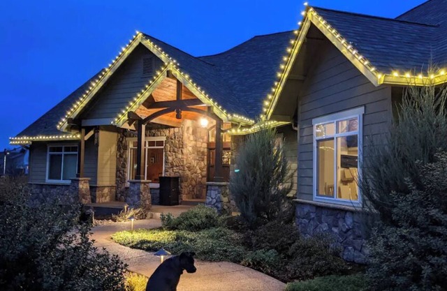 Gorgeous 3 BR 2.5 BA Craftsman home on 1/2 acre- Great outdoor spaces & firepit
