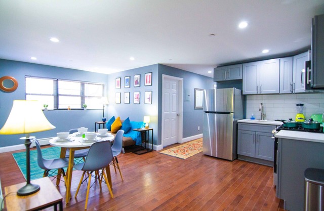 ✪Gorgeous 3BR✪ 5mins➜Trains ✪ Long Stays Discounts