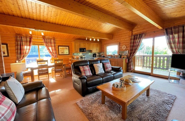 Gorgeous 3BR Norwegian Lodge with Stunning Views | Pass the Keys