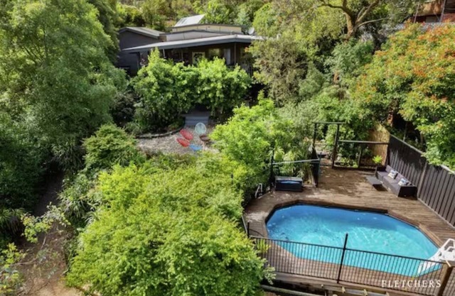 Gorgeous 4 bdrm home w/ pool, spa & billiards!