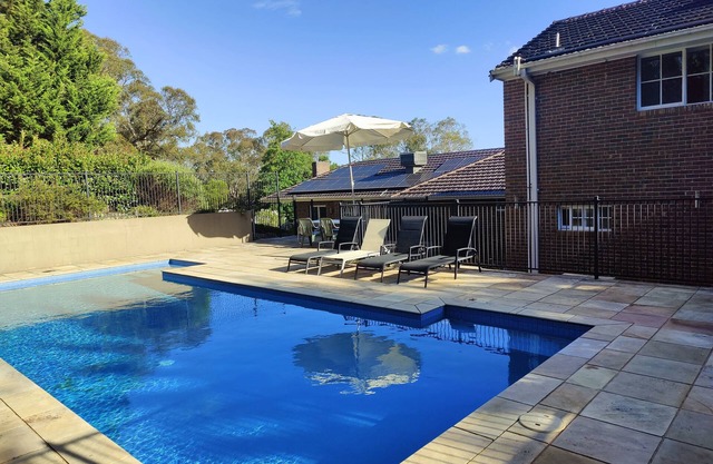 Gorgeous 4-Bedroom Home & Venue on a Mansion - an acre land with Pool & Garden
