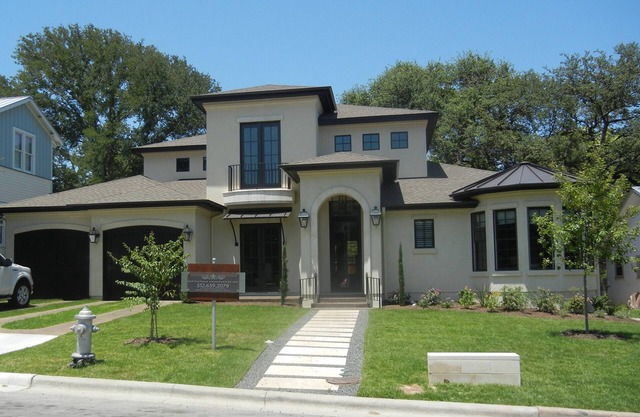 ¡Preciosos minutos de casa de 4 dormitorios al centro de Austin central!