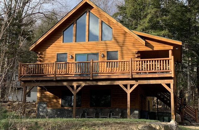 Hermosa casa de troncos 4BR cerca de Storyland y North Conway. AC, cubierta grande, WiFi!