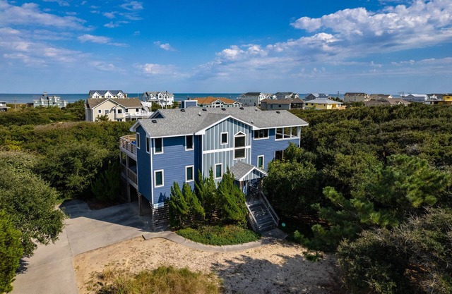 Magníficos 5 BDRM con amplias vistas al océano, a 3 minutos de la playa
