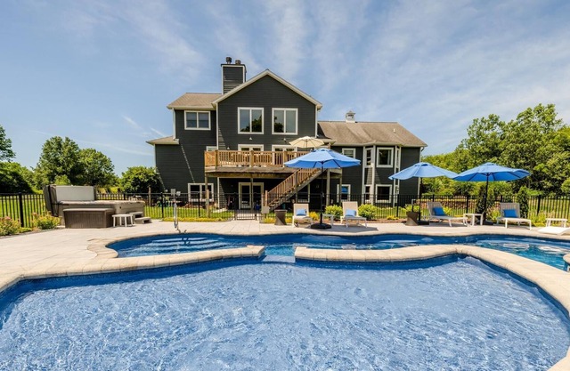Gorgeous 6BR/4BA private home in Wine Country