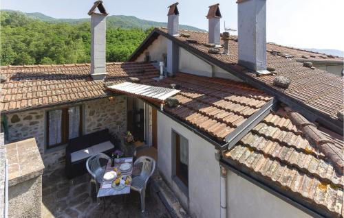 Gorgeous Apartment In Casoli Lu