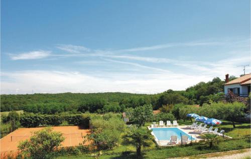 Gorgeous Apartment In Porec-Mugeba With Wifi