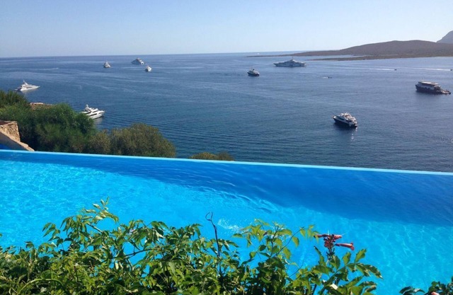 Hermosa villa con vista al mar y jardín privado y piscina del resort