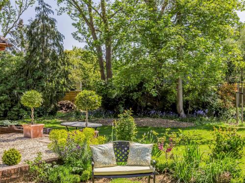 Gorgeous Bosham Family Home Pass The Keys