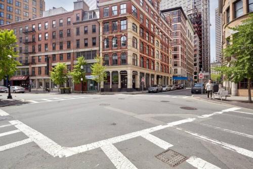 Gorgeous Boston 2BR in Financial District