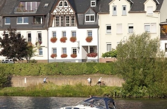 Encantador Bright Riverside Apartments, Zell Mosel, en Hahn Airport Bus Ruta