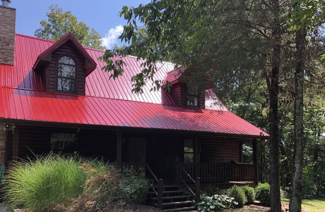 Gorgeous cabin on Lake Nolin
