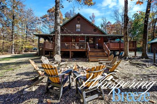 Gorgeous Cabin with Game Room and Hot Tub in Broken Bow, Oklahoma