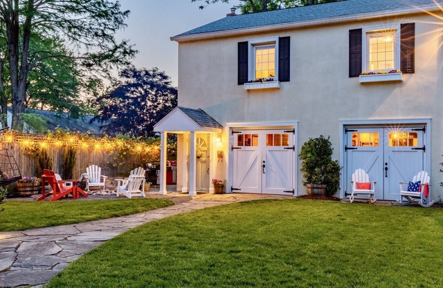 Gorgeous Carriage House close to USNA, walk to stadium, free parking, pets+kids