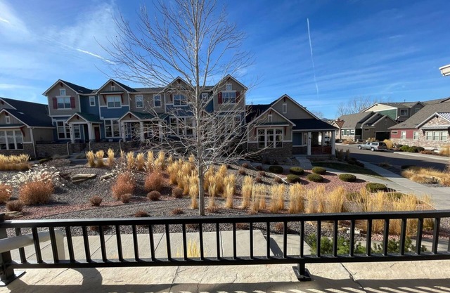 Gorgeous, contemporary town home with huge kitchen. Bring your pups!