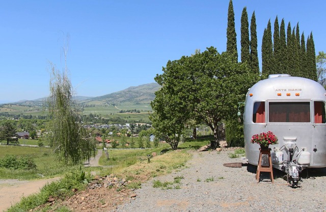 Precioso Airstream personalizado con vistas espectaculares a solo 4 millas. a Ashland