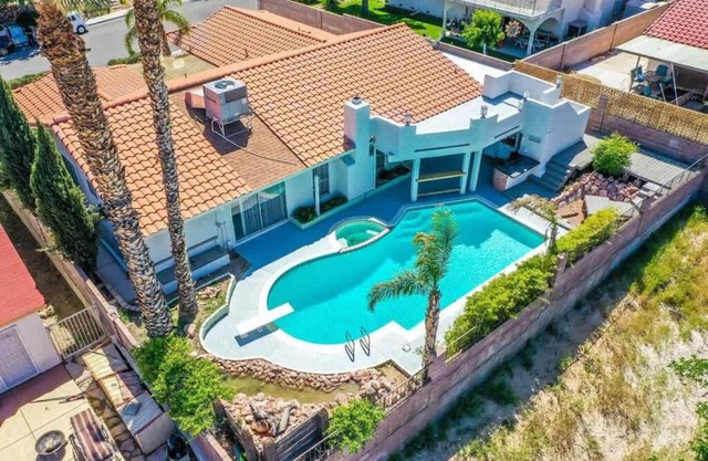 Gorgeous Escape with a Pool in Fabulous Las Vegas