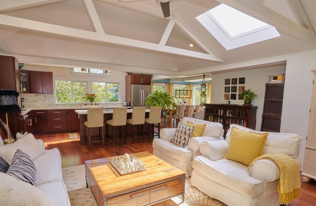Gorgeous Estate in Amazing Location