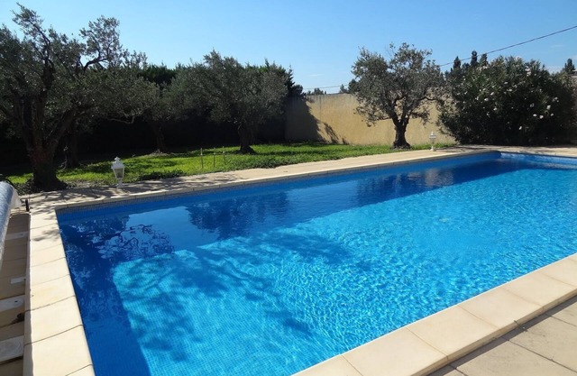 Magnífica granja en medio de los viñedos con piscina privada en Visan