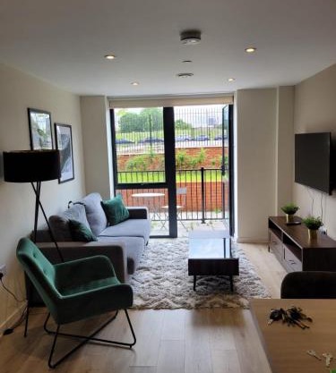 Gorgeous GF 2 Bed 2 bathroom Apartment Liverpool 3