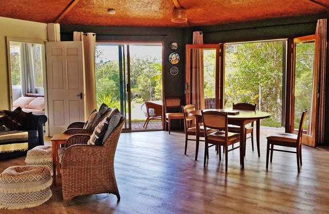 Gorgeous handcrafted octagonal home 45 Minutes to Noosa on 5 private acres.