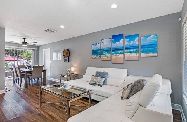 Gorgeous Heated Pool House Near Gulf Beaches!