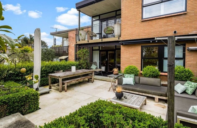 Gorgeous Herne Bay Pied-à-Terre | Auckland Central