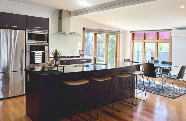 Gorgeous Home, Free Parking, Netflix, Fibre Wi-fi