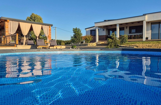 Preciosa casa en Luzan Biskupecki