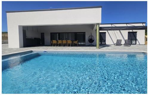 Gorgeous Home In Sveti Ivan Zelina