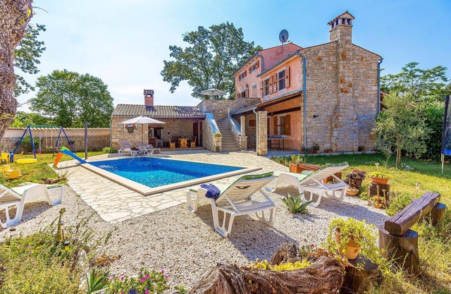 Preciosa casa en Boduleri con cocina.