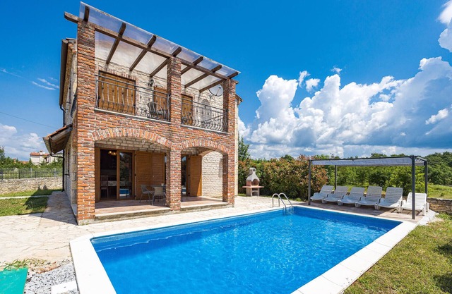 Preciosa casa en Cabrunici con WiFi
