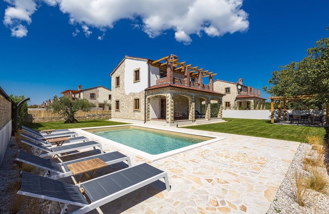 Preciosa casa en Cabrunici con WiFi