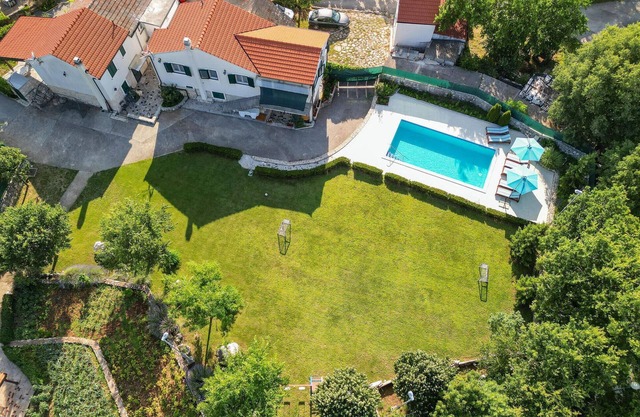 Preciosa casa en Caporice con WiFi
