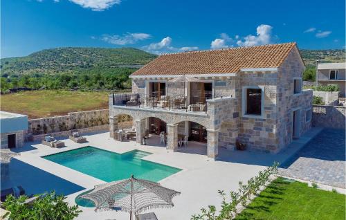 Gorgeous Home In Cera With Wifi