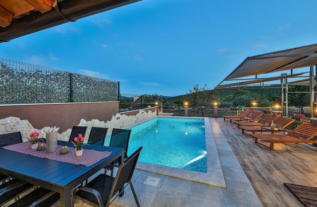 Preciosa casa en Divojevici