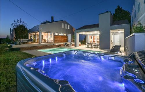 Gorgeous Home In Gornji Kneginec