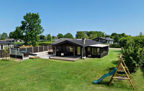 Gorgeous Home In Hadsund With Wifi