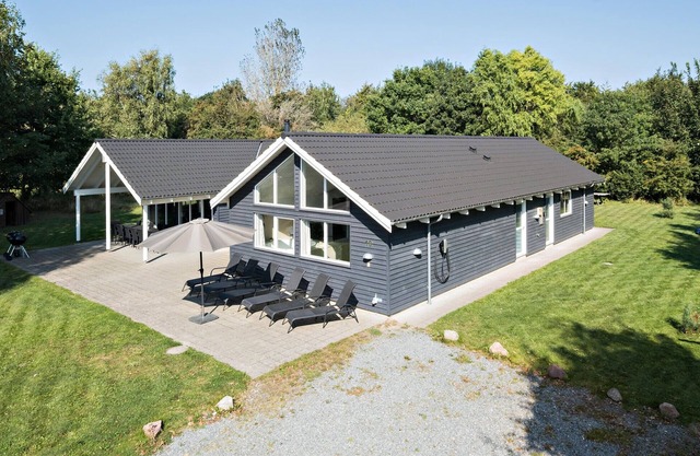 Preciosa casa en Højby con sauna