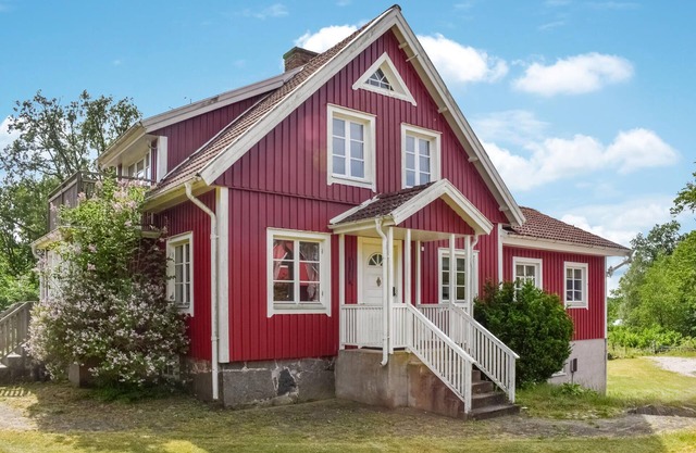 Preciosa casa en Holmsjö con vistas al.