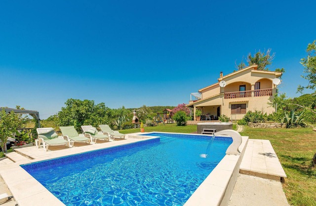 Preciosa casa en Ljubac
