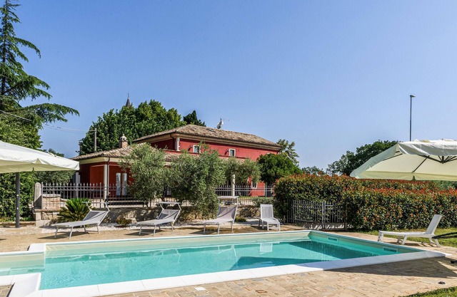 Preciosa casa en Loc. Avenale, Cingoli