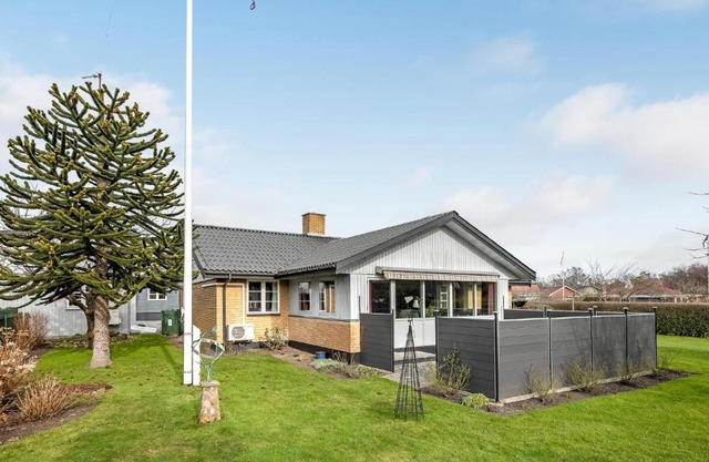 Gorgeous Home In Nexø With Wifi
