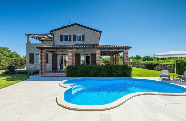 Preciosa casa en Porec