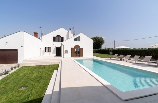 Preciosa casa en Porec