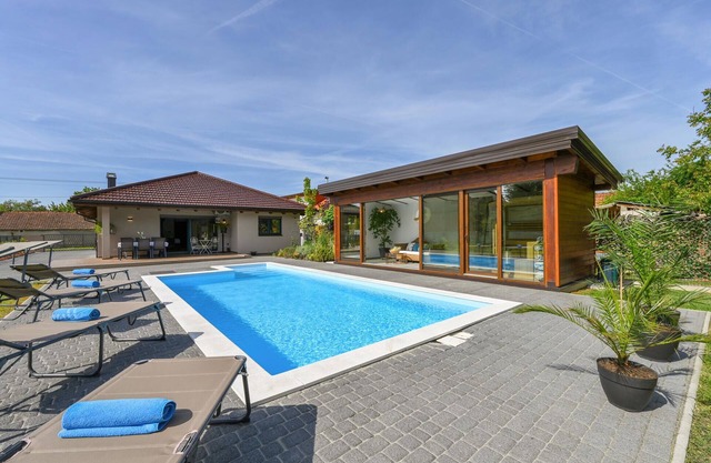 Hermosa casa en Puscine con cocina
