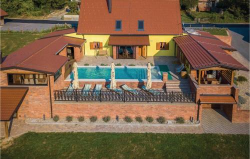Gorgeous Home In Repusnica With Sauna