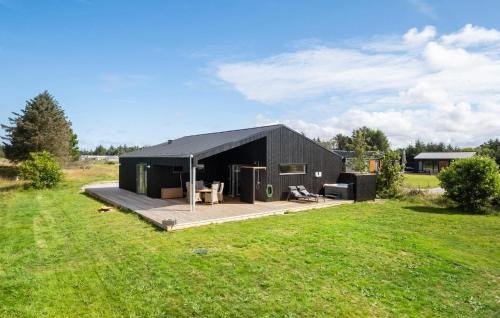 Gorgeous Home In Saltum With Wifi