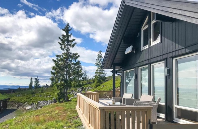 Gorgeous Home In Sjusjøen With Wifi